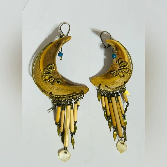 Boho Vintage Coconut Shell Crescent Moon Earrings - Picture 1 of 7